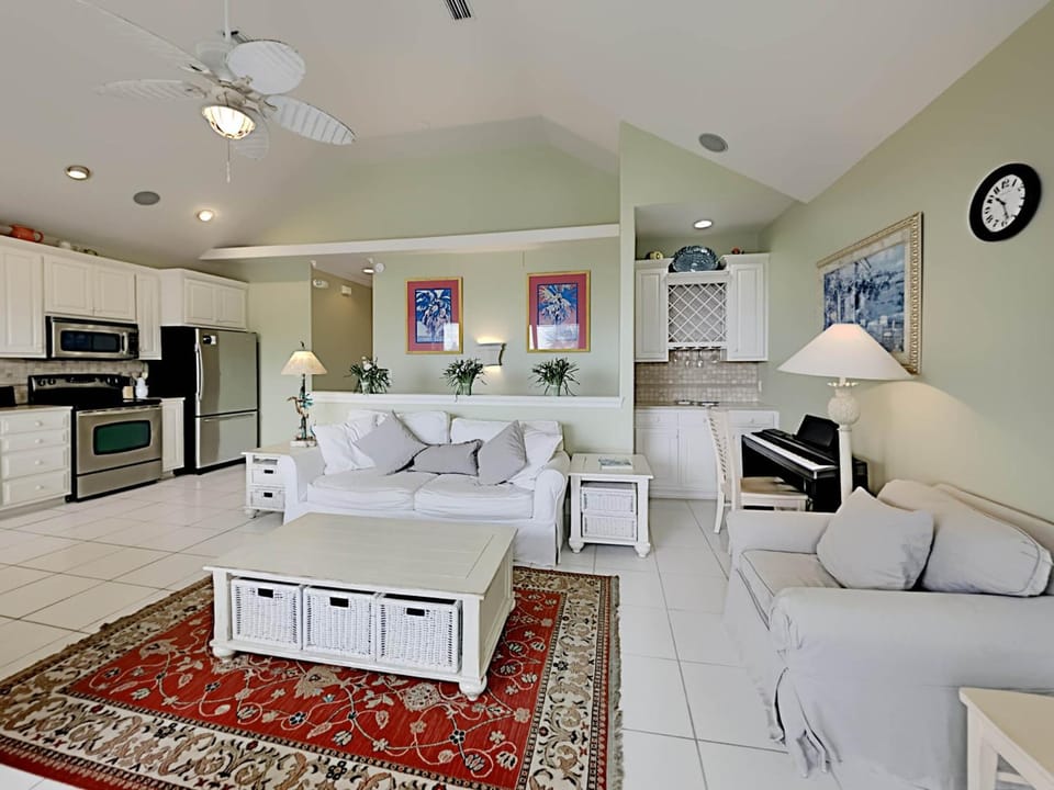 TV and multimedia, Kitchen or kitchenette, Living room, Seating area, furniture