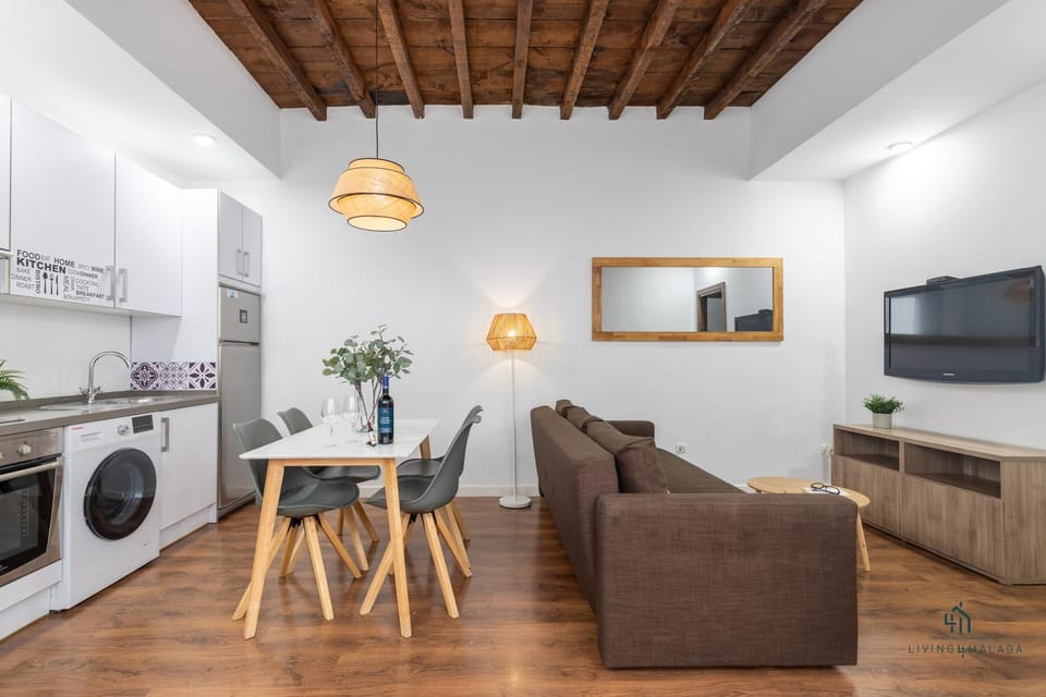 Kitchen or kitchenette, Living room, Seating area
