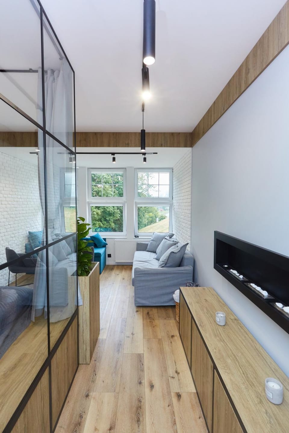 Living room, Photo of the whole room