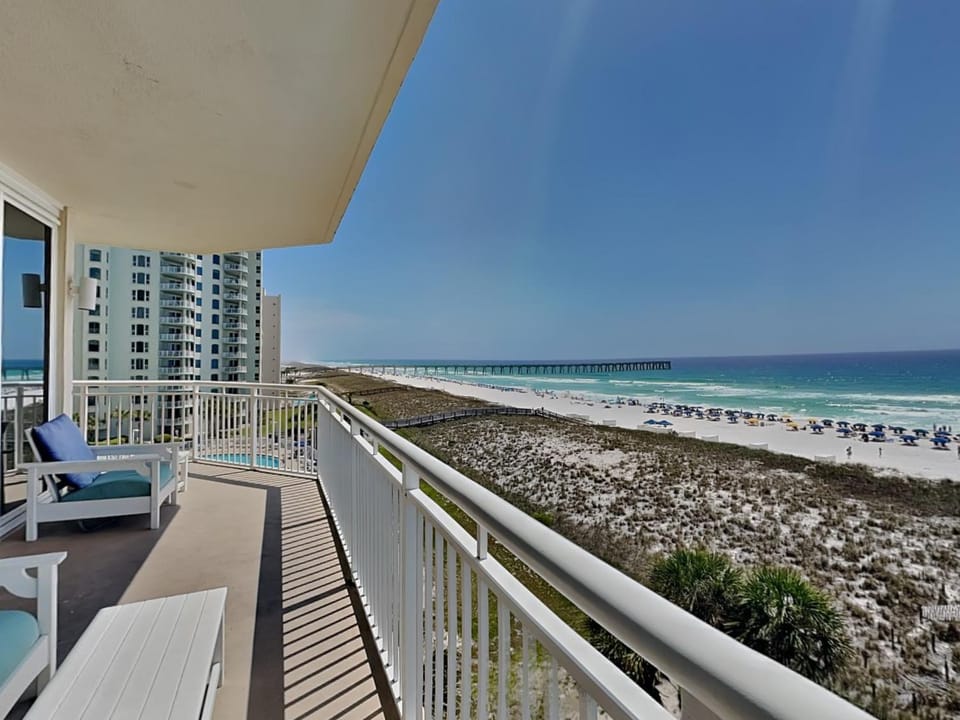 View (from property/room), Balcony/Terrace, Seating area, Beach, Sea view