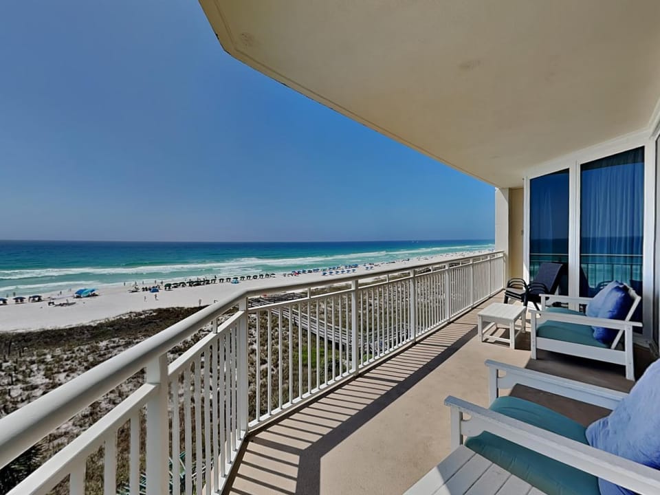 Balcony/Terrace, Seating area, Beach, Sea view, furniture