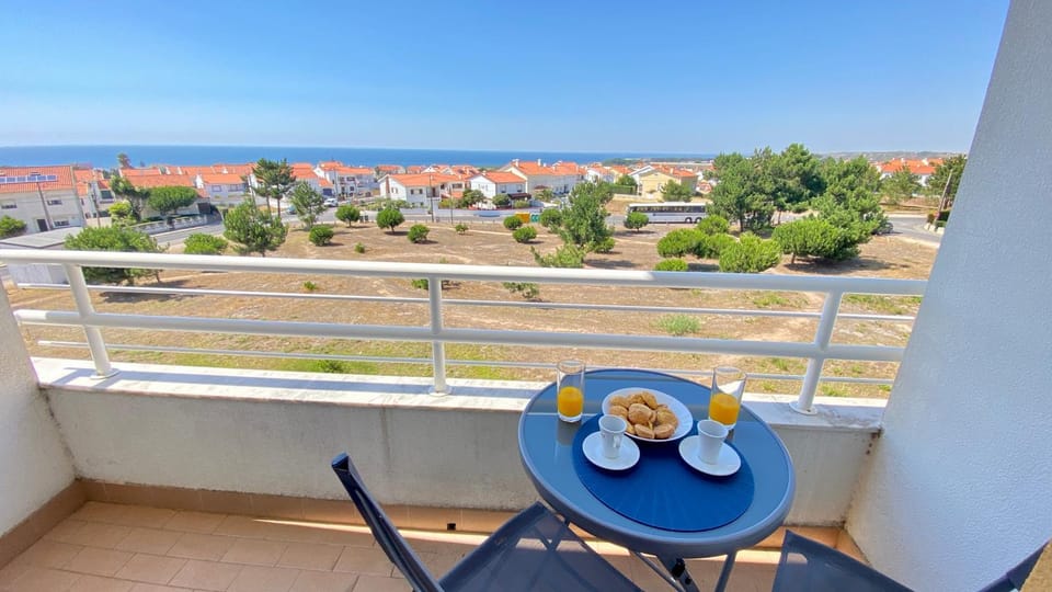 Off site, Balcony/Terrace, City view, Sea view, Street view