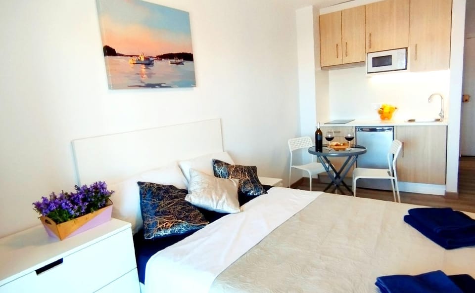 Bed, Photo of the whole room