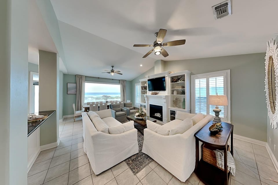 TV and multimedia, View (from property/room), Living room, Seating area, Sea view, fireplace, furniture