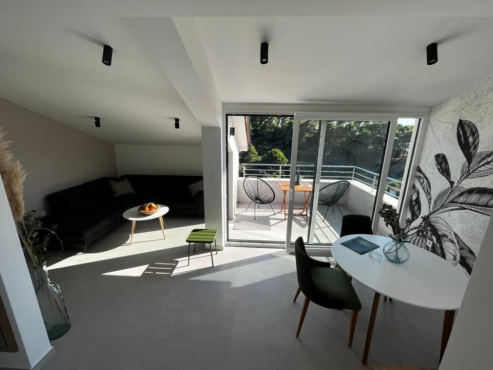 Balcony/Terrace, Living room, Seating area, Dining area