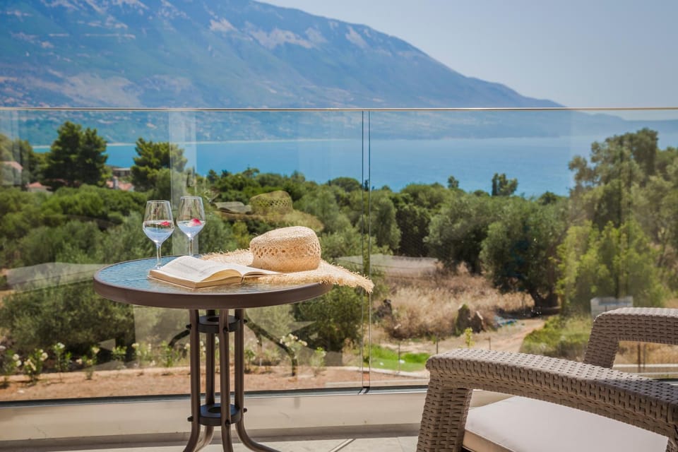 Balcony/Terrace, Mountain view, Sea view