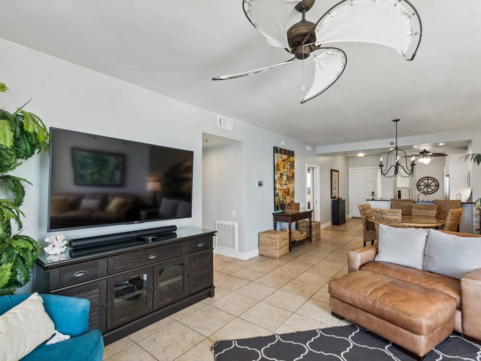 TV and multimedia, Living room, Seating area, furniture