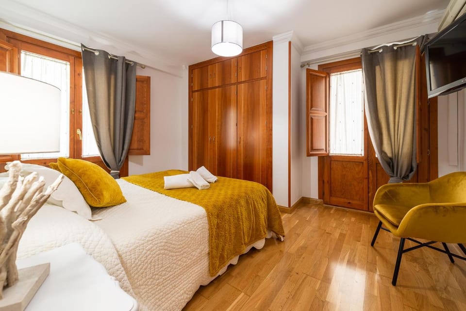 Nice Apartment Center City Apartment in Granada