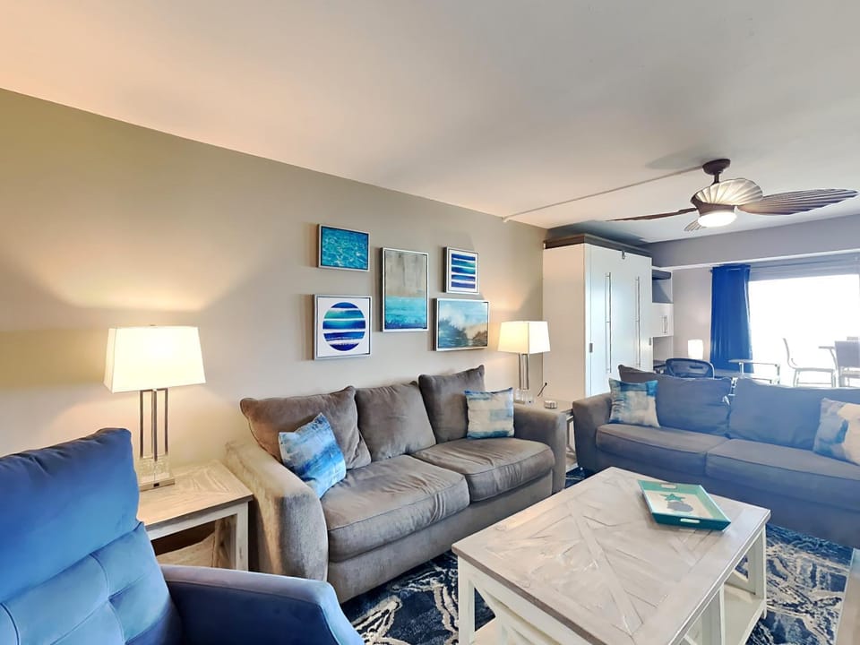 Balcony/Terrace, Living room, Seating area, furniture