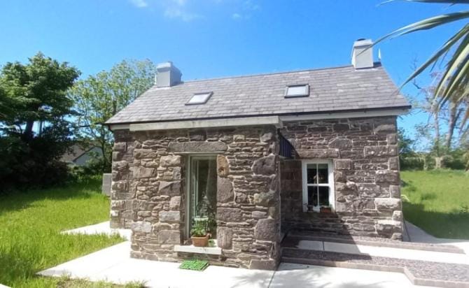 Dingle Woodland Cottage Apartment in County Kerry