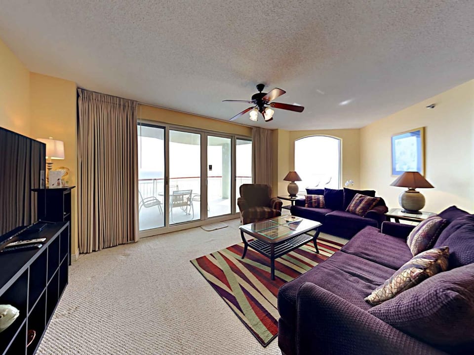 TV and multimedia, Balcony/Terrace, Living room, Seating area, Sea view, furniture