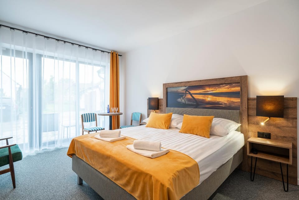 Property building, Bed, Photo of the whole room, Bedroom, towels, wardrobe