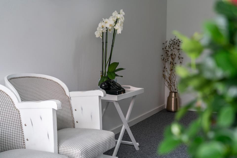 BBQ facilities, Kitchen or kitchenette, Lobby or reception, Seating area, Parking