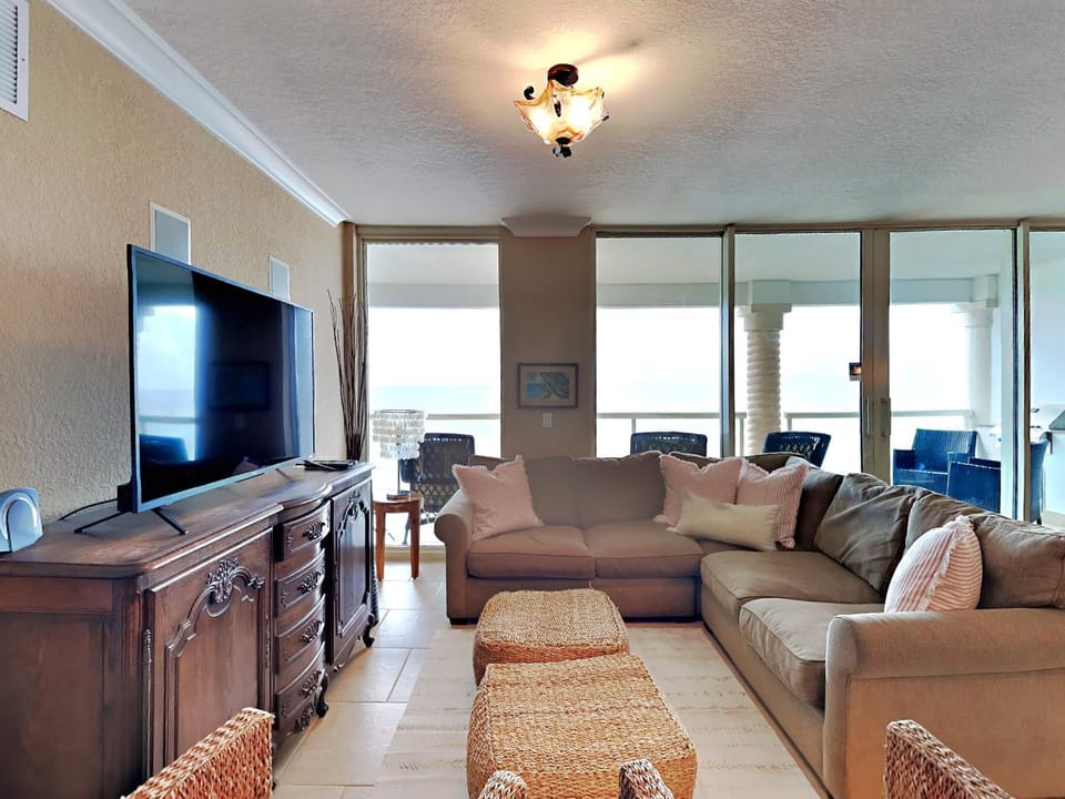 TV and multimedia, View (from property/room), Balcony/Terrace, Living room, Sea view