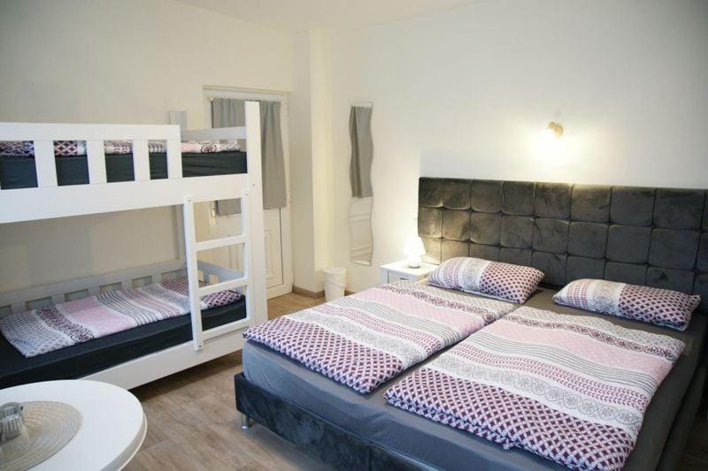 Das Sofa Restaurant-Hotel-Spätkauf Bed and Breakfast in Greifswald