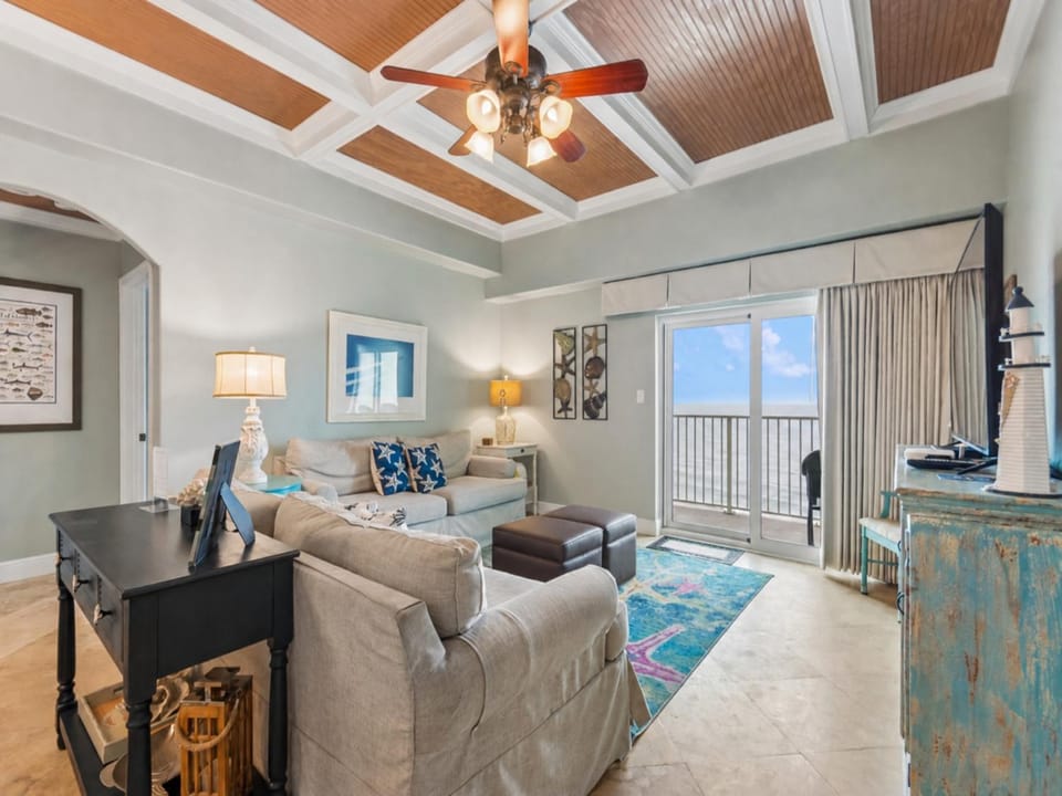 Balcony/Terrace, Living room, Seating area, Sea view, furniture
