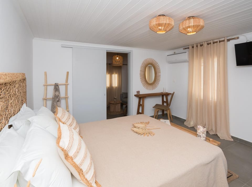 Kanelis Milos Sea Suite House in Milos