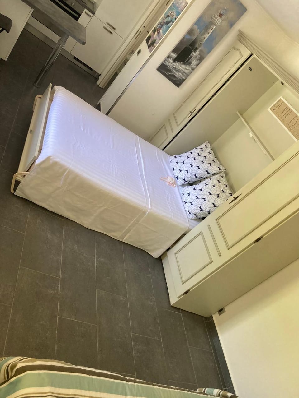 Bed, Photo of the whole room
