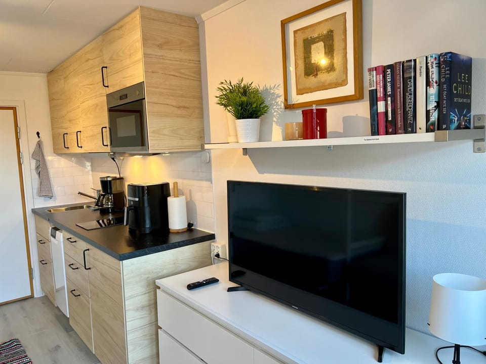 Property building, BBQ facilities, TV and multimedia, dishwasher, minibar