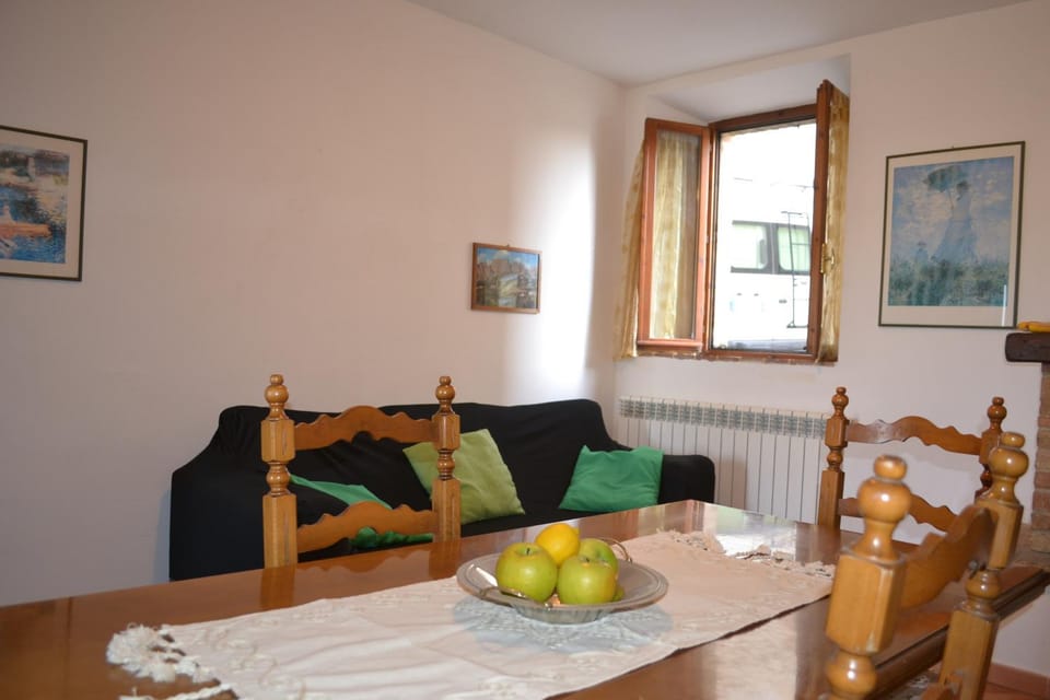 Appartamento La Chiusa Apartment in Monticiano