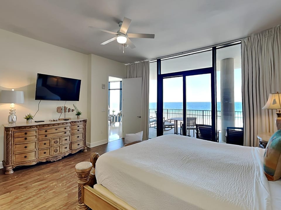 Bed, TV and multimedia, Balcony/Terrace, Bedroom, Sea view, furniture