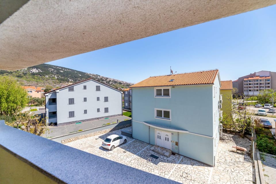Property building, Neighbourhood, Balcony/Terrace, City view, Street view