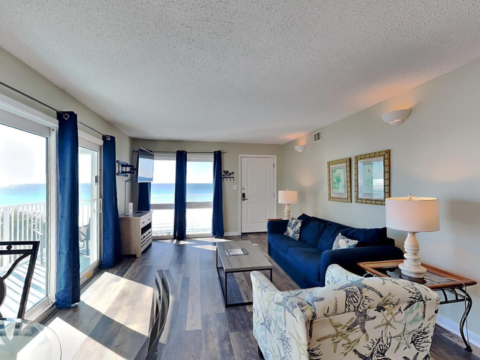 TV and multimedia, Balcony/Terrace, Living room, Seating area, Sea view, furniture