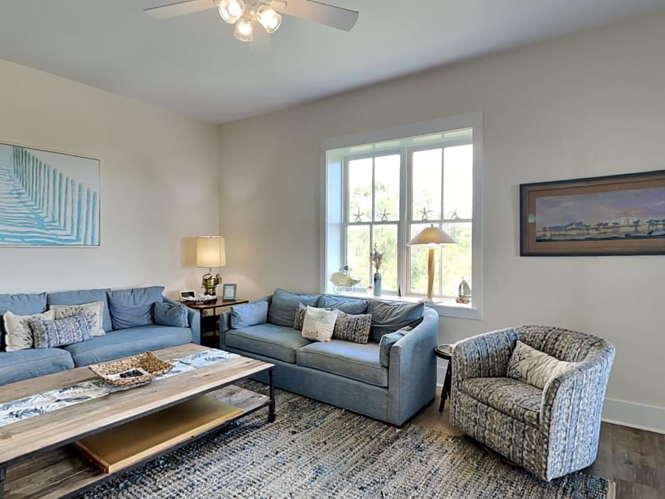Living room, Seating area, furniture