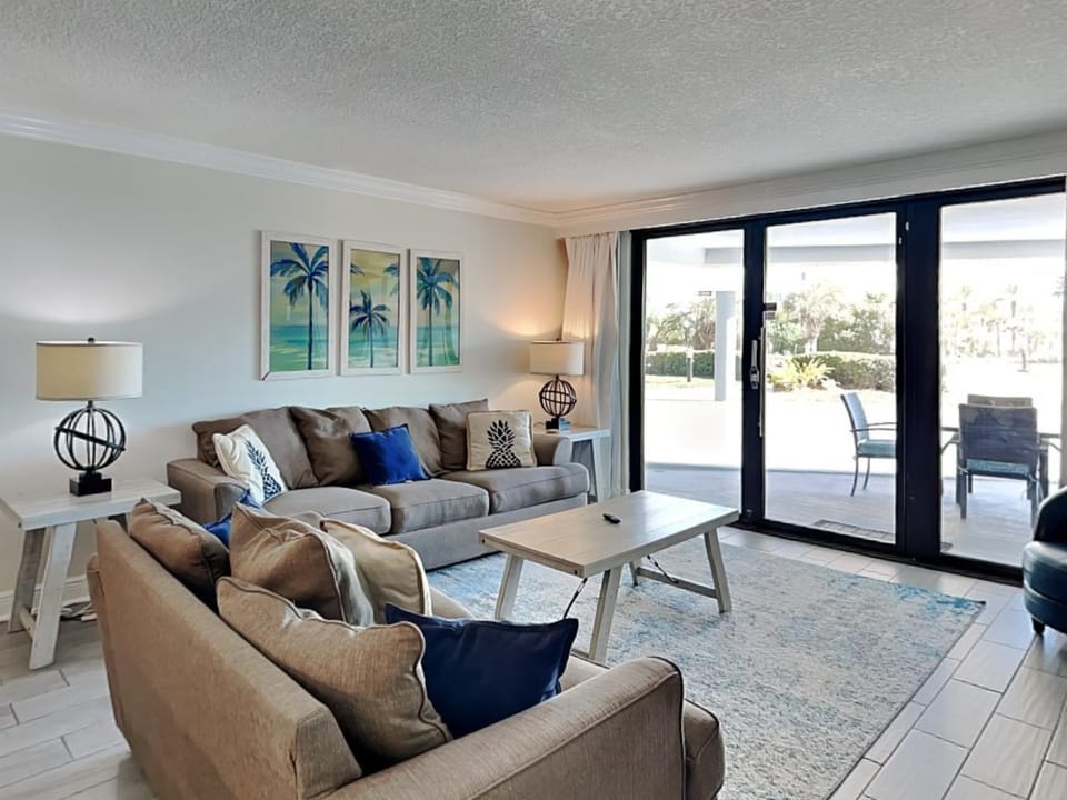Balcony/Terrace, Living room, Seating area, furniture