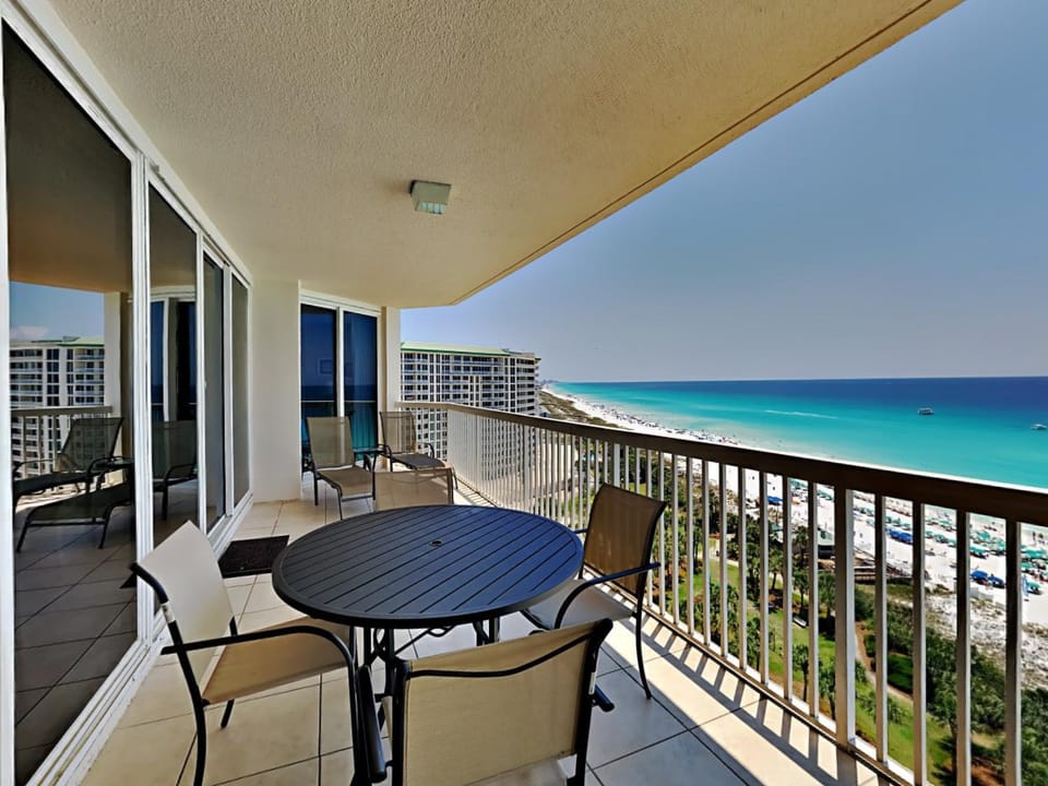 Balcony/Terrace, Seating area, Beach, Sea view