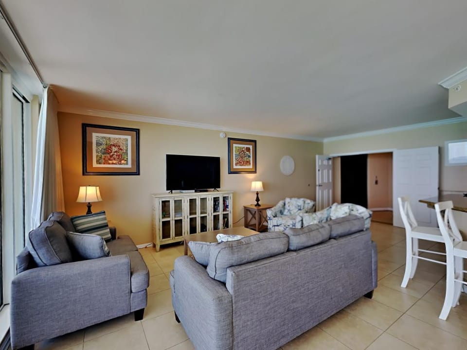 TV and multimedia, Living room, Seating area, furniture