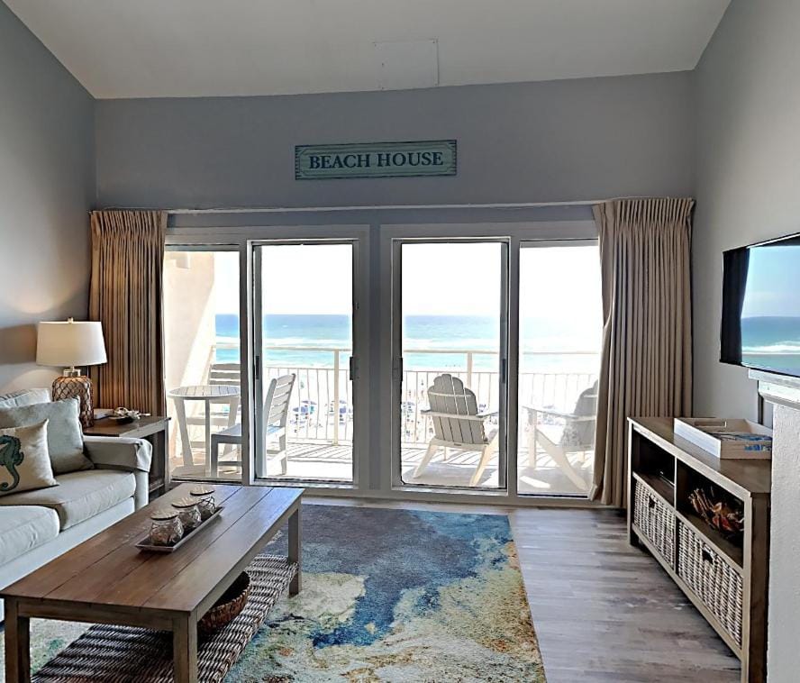 TV and multimedia, Balcony/Terrace, Living room, Seating area, Sea view, furniture