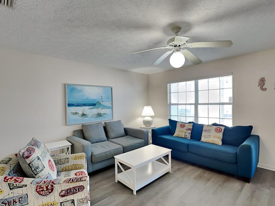 Living room, Seating area, furniture