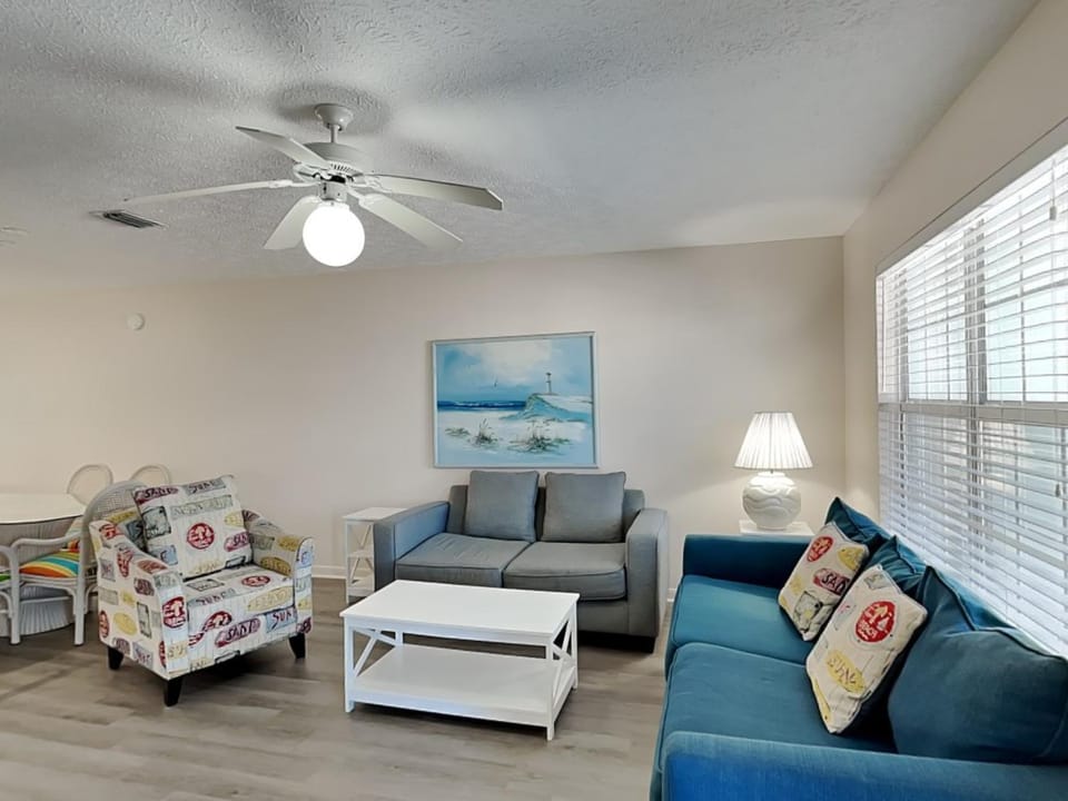 Living room, Seating area, furniture