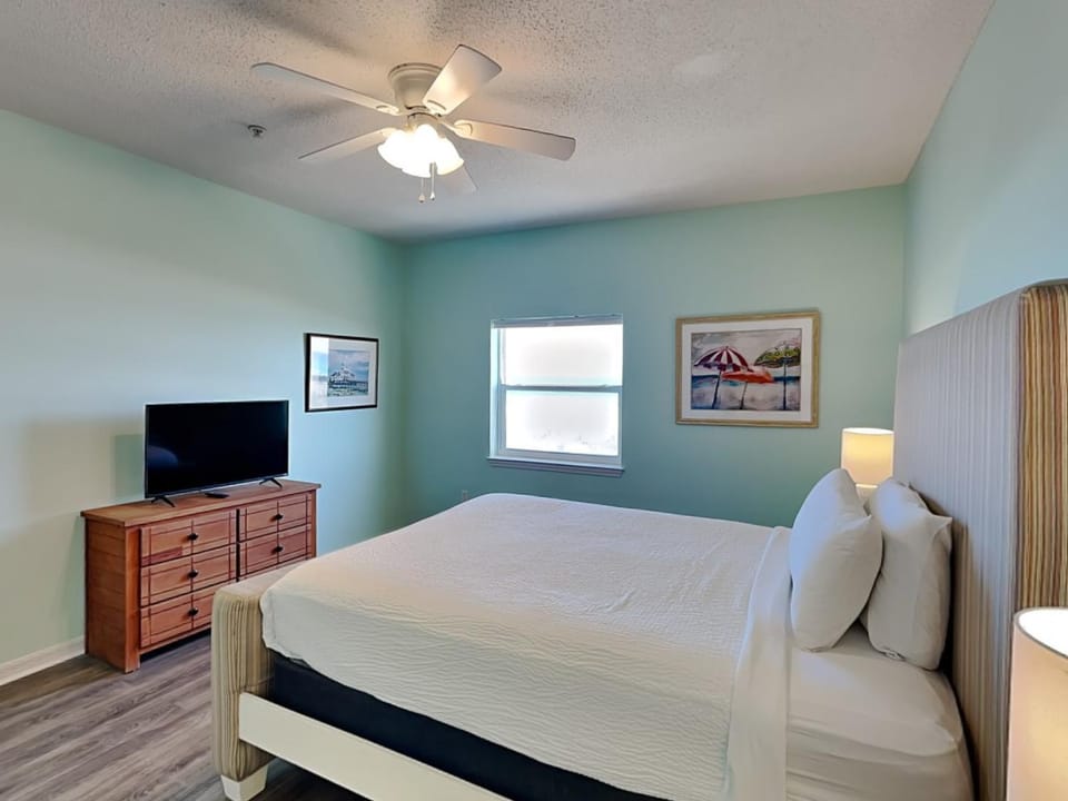 Bed, TV and multimedia, Bedroom, furniture