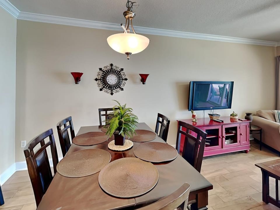 TV and multimedia, Dining area, furniture