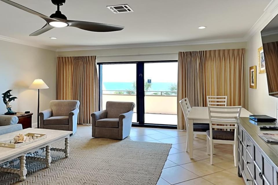 Balcony/Terrace, Living room, Seating area, Sea view, furniture