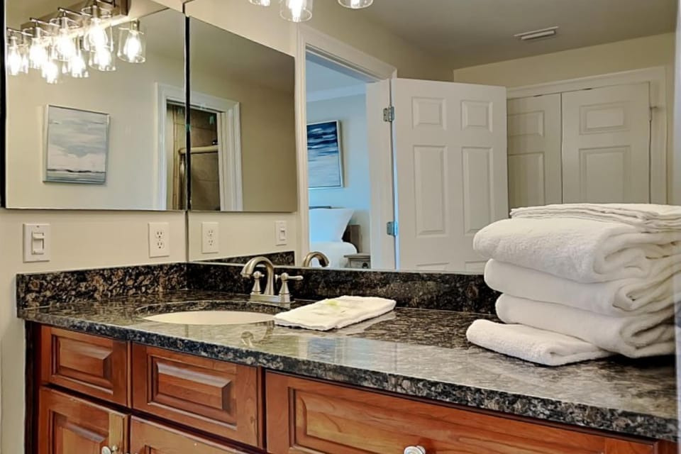 Bathroom, towels