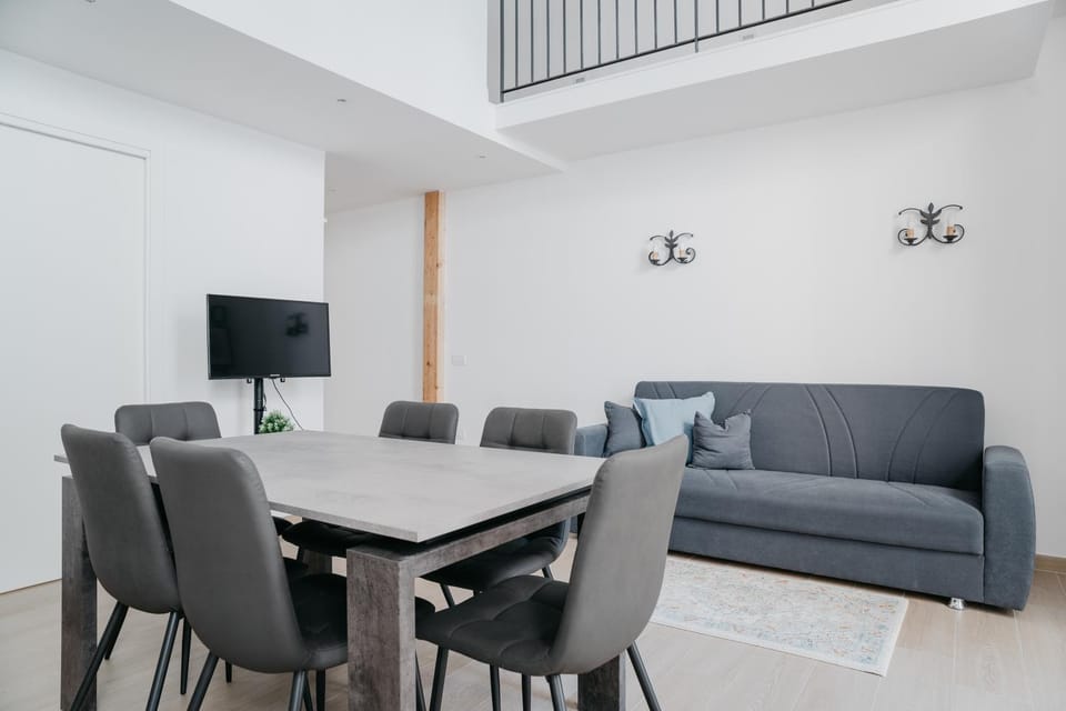 Living room, Seating area, Dining area