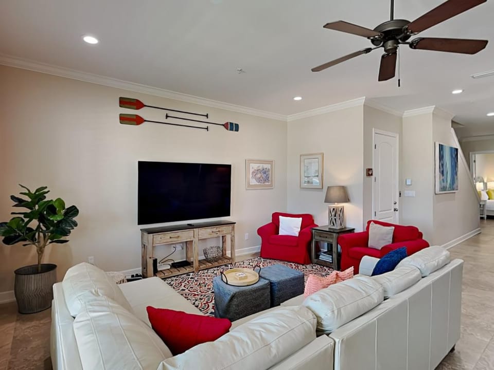 TV and multimedia, Living room, Seating area, furniture