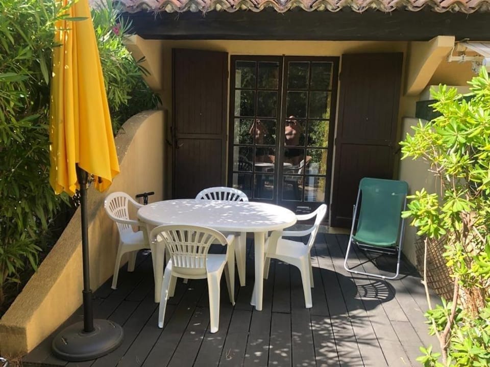 Studio avec jardin proche plages saint clair Lavandou Apartment in Le Lavandou