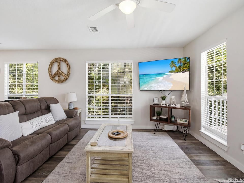 TV and multimedia, Living room, furniture