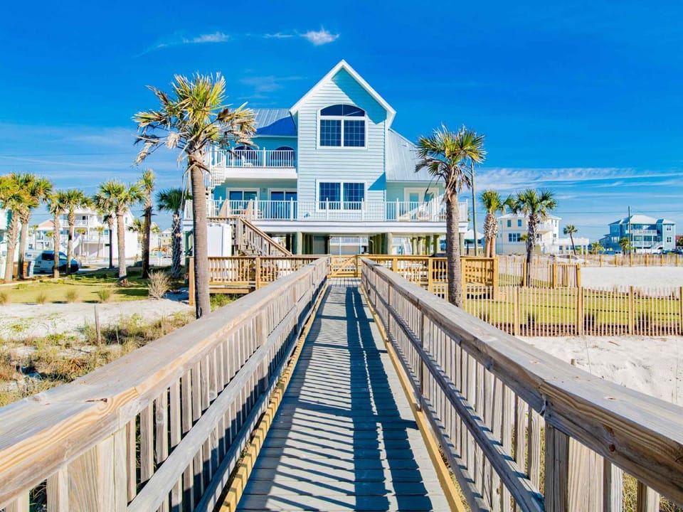 Property building, Neighbourhood, Garden, Balcony/Terrace, Beach