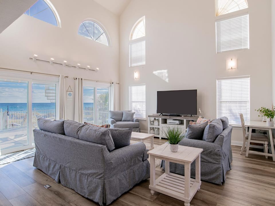 TV and multimedia, Balcony/Terrace, Living room, Seating area, Sea view, furniture