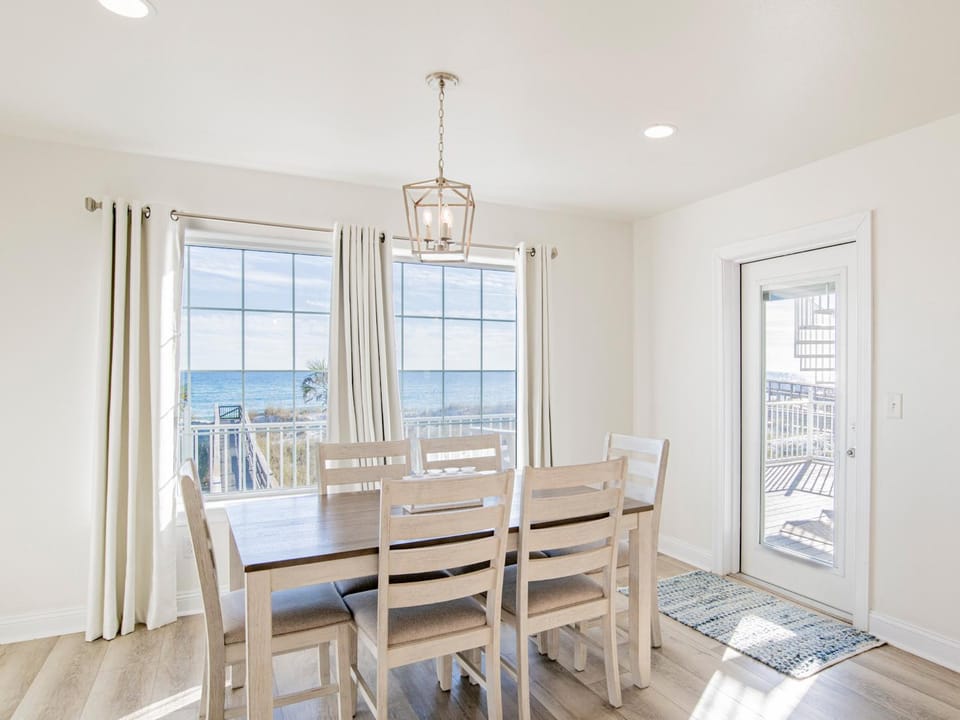 View (from property/room), Dining area, Sea view