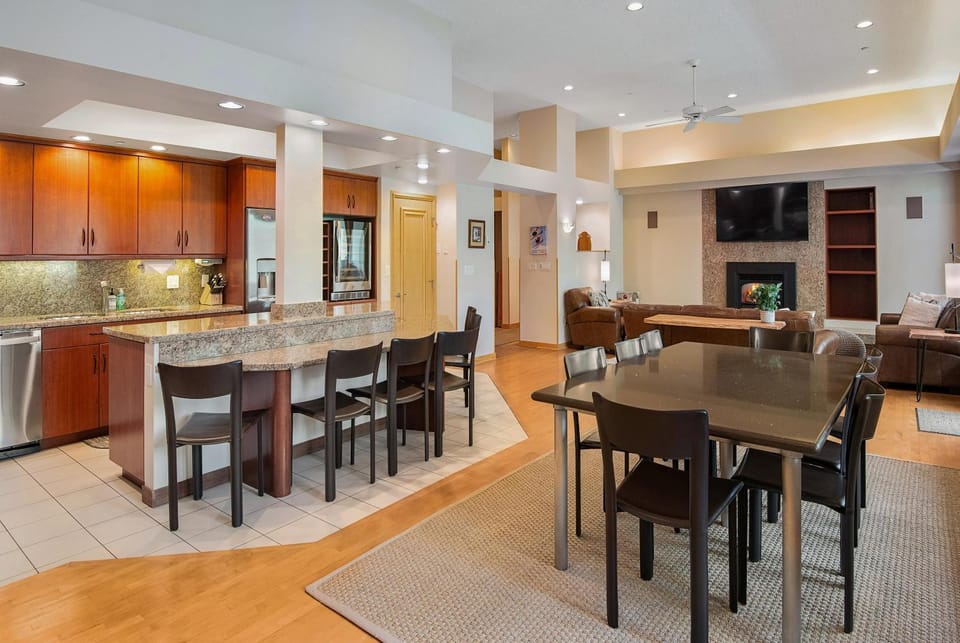 Sun Vail unit 32D House in Vail