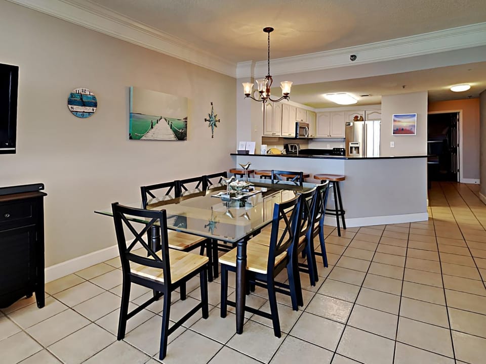 Kitchen or kitchenette, Dining area, furniture