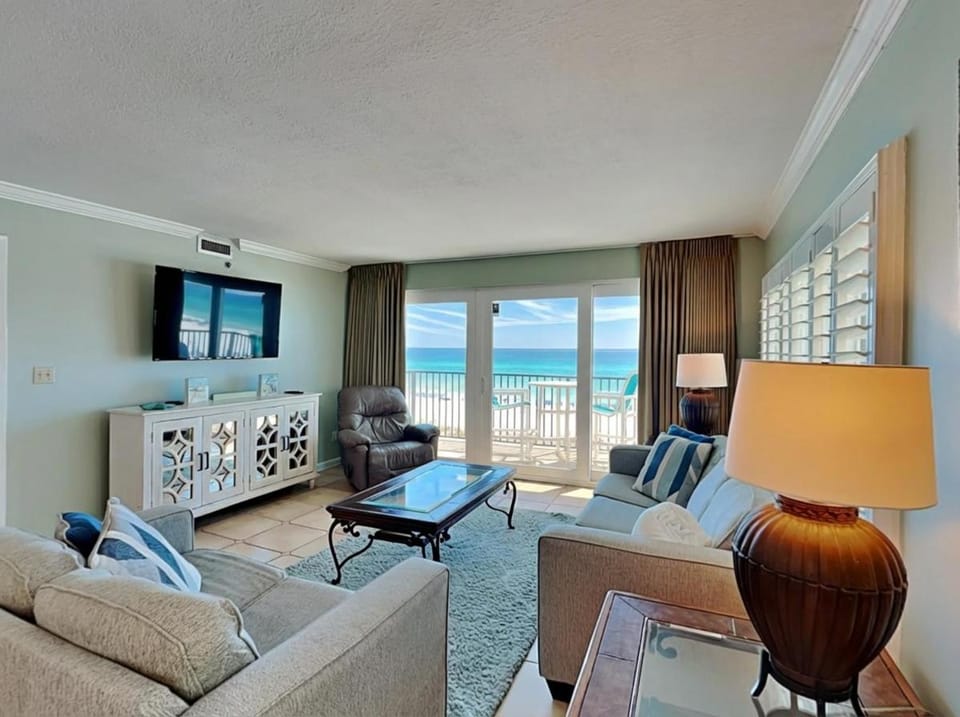 TV and multimedia, Balcony/Terrace, Living room, Seating area, Sea view, furniture