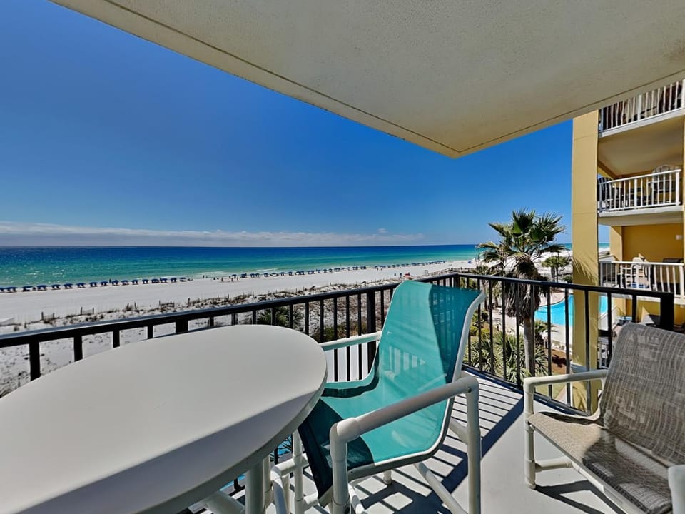 Balcony/Terrace, Seating area, Beach, Sea view