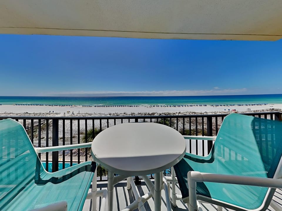 Balcony/Terrace, Seating area, Beach, Sea view